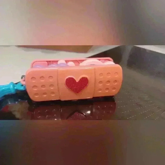 Disney Doc Mcstuffins 4 in 1 Dr Medical Vet Tool  Utility Keychain - Picture 3 of 4